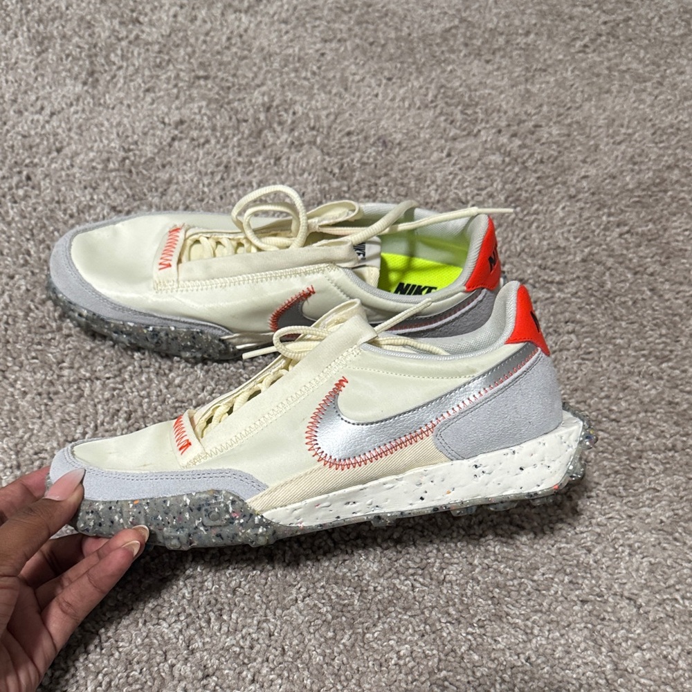Nike Cream and Orange Athletic Shoes LIKE NEW